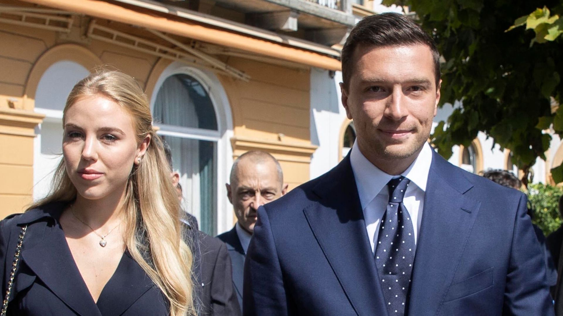 María Carolina de Borbón-Dos Sicilias y Jordan Bardella, en un acto en Como