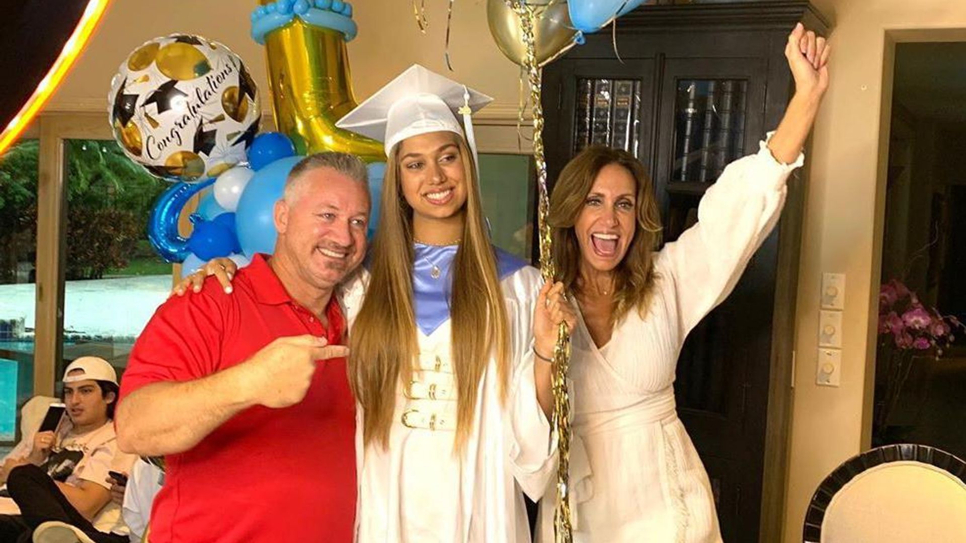 Lili Estefan celebra con orgullo la graduación virtual de su hija Lina