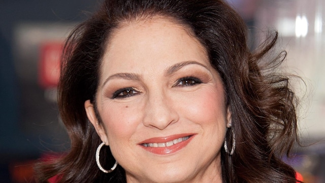 gloria estefan and ana villafane visit quot extra quot 