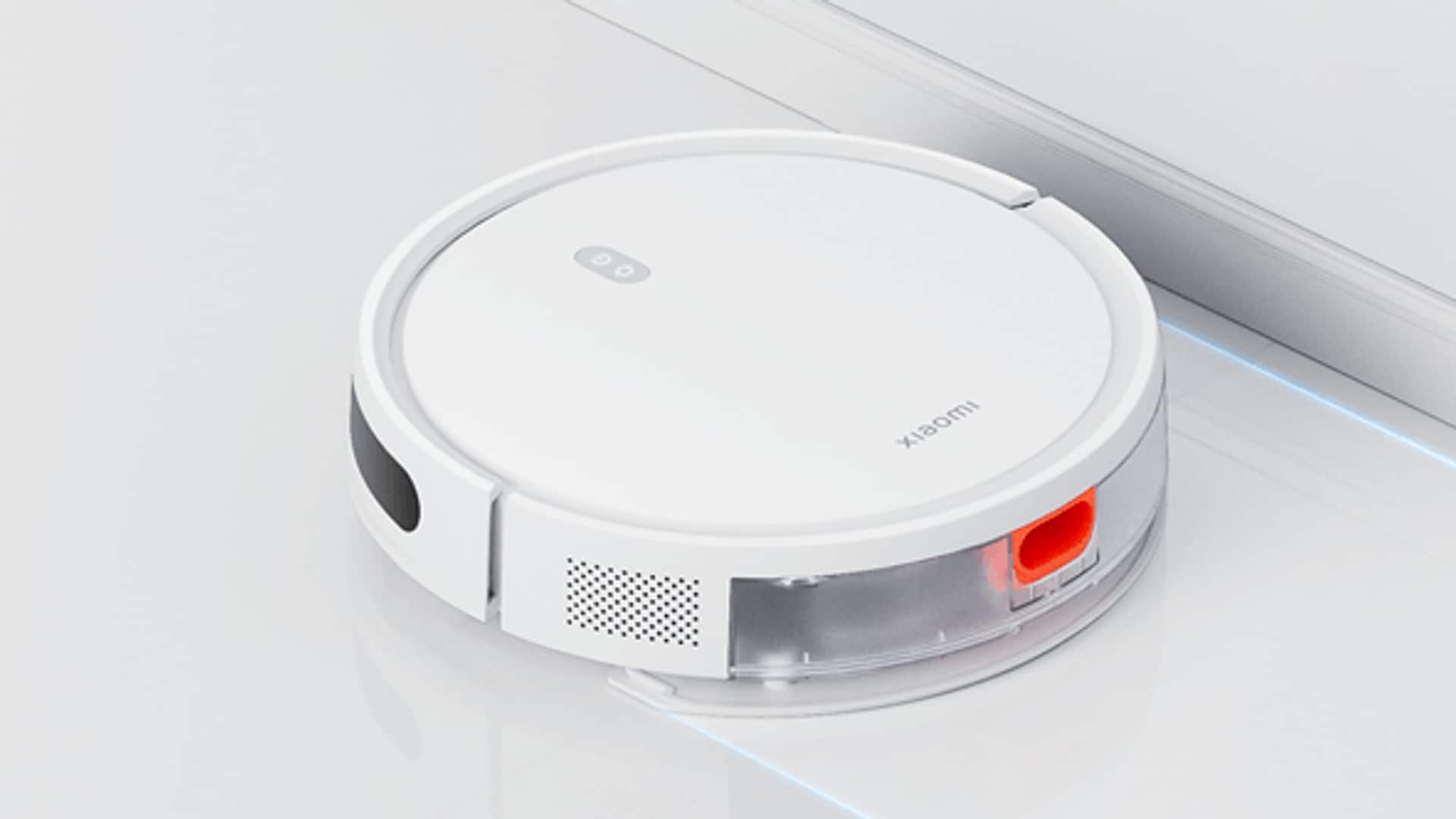 Robot aspirador Xiaomi en un suelo blanco