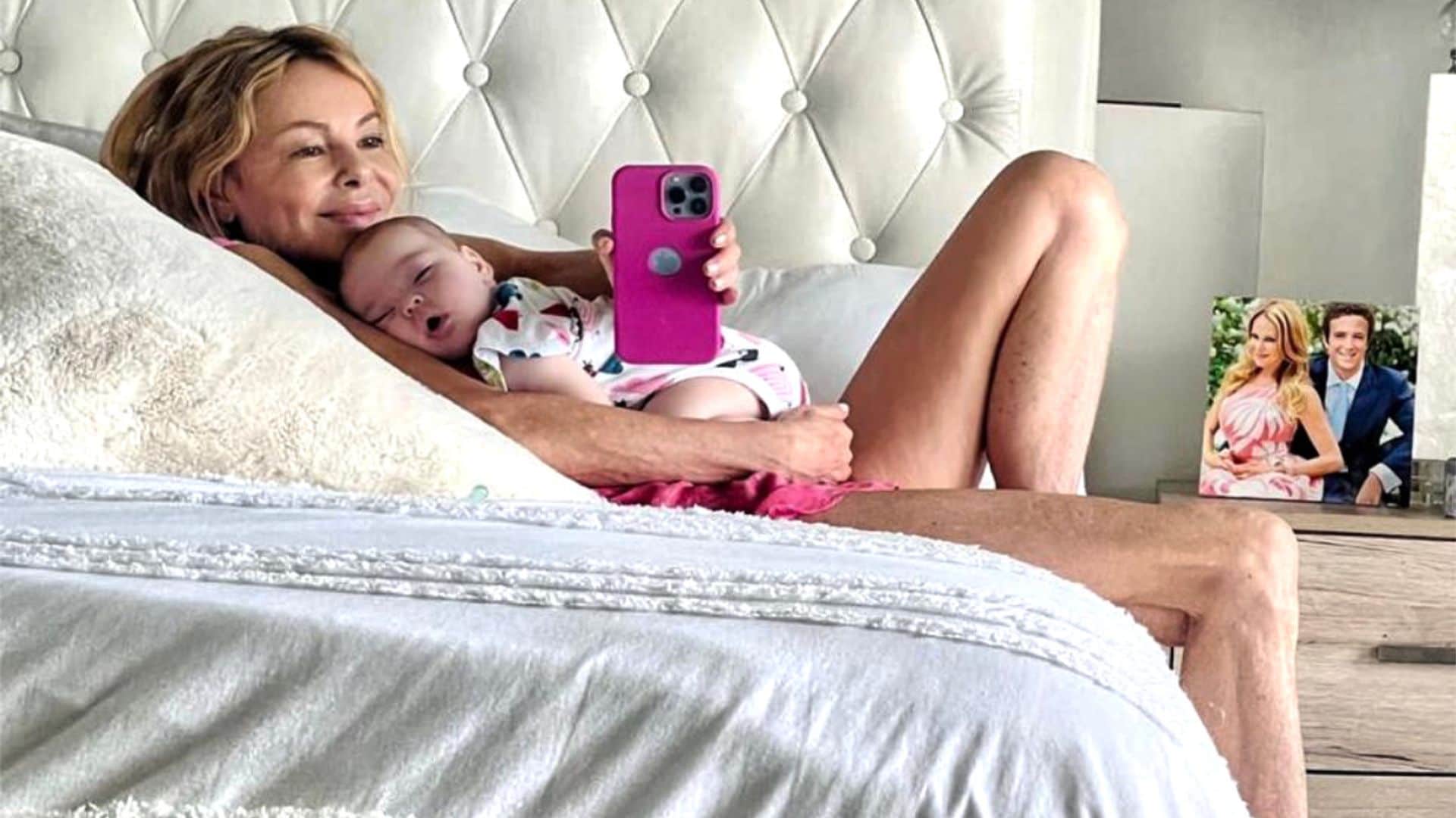 La maternidad de Ana Obregón, que anunció ¡HOLA!, se cuela en los exámenes de la PAU
