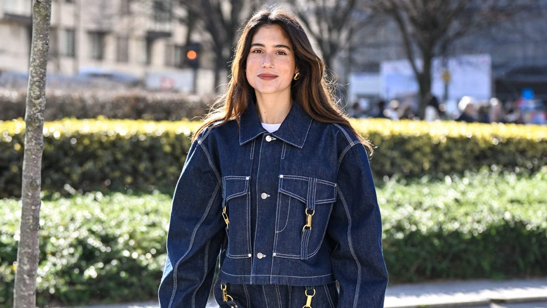 'Total looks' y trajes de dos piezas, el mejor truco de las invitadas a Paris Fashion Week