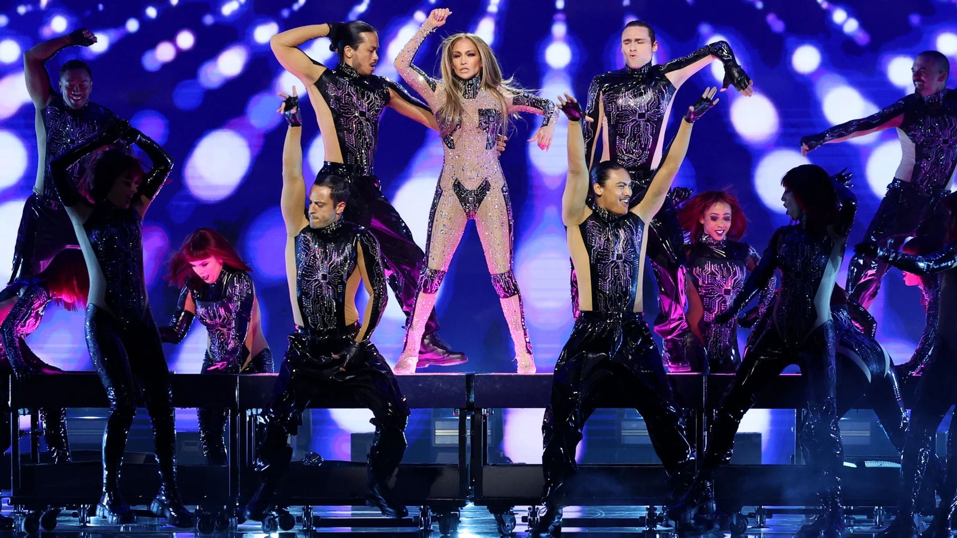 'Premios AMA's 2025': esta es la lista completa de ganadores, con una exultante Jennifer Lopez como presentadora