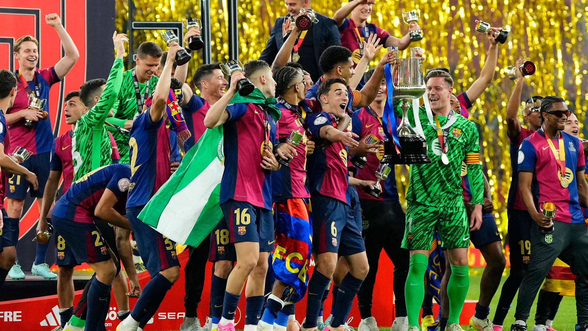 Descubre qué jugador del Barcelona fue el más romántico con su mujer tras ganar la Copa del Rey