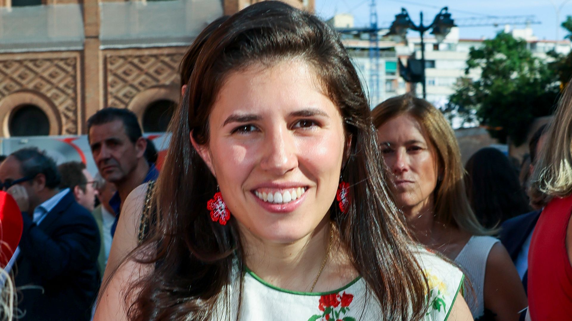 De Teresa Urquijo con Almeida a la infanta Elena: la tarde en la que Roca Rey volvió a los ruedos y llenó la plaza de rostros conocidos