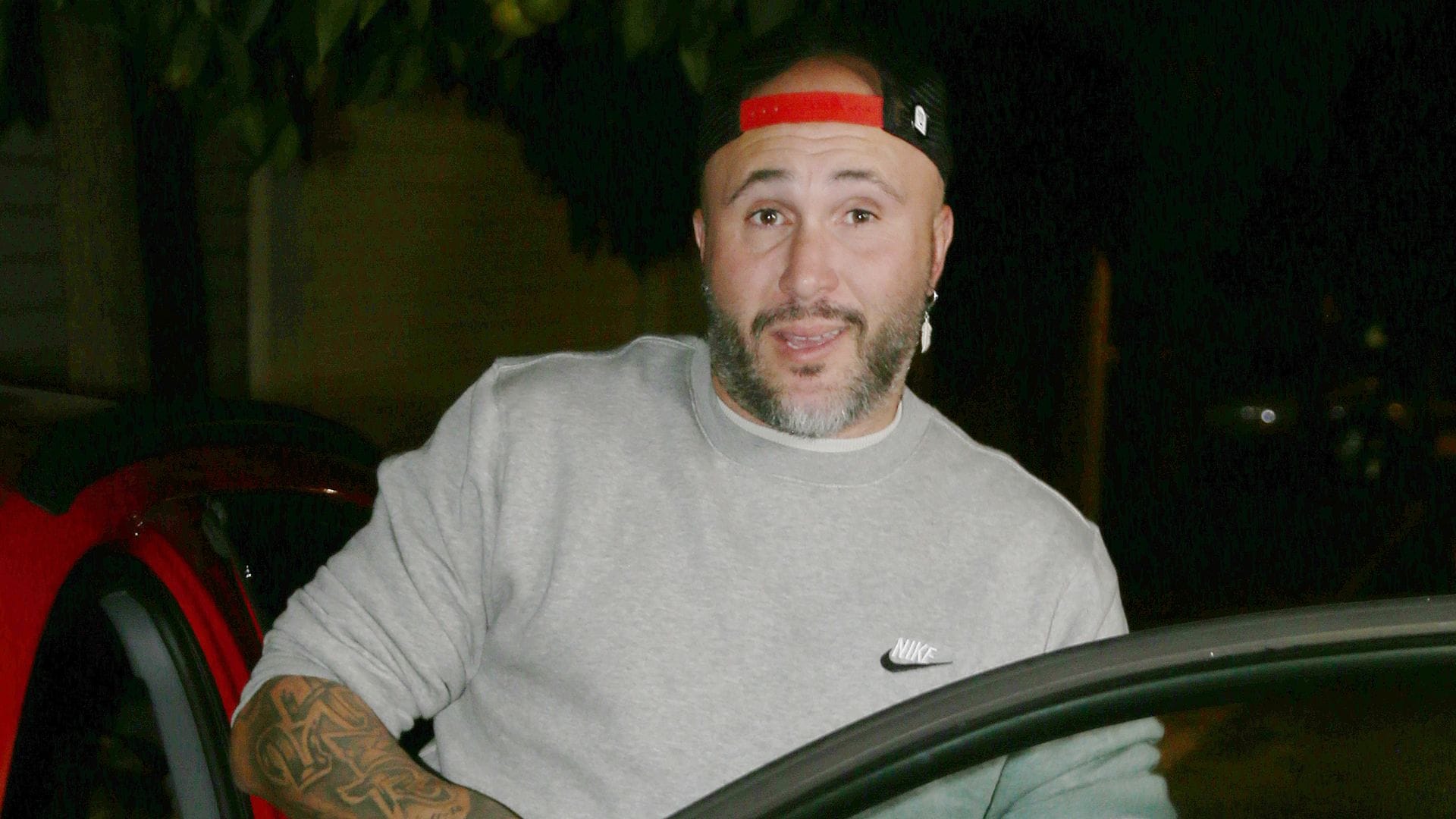 Kiko Rivera llegando a casa de Jessica Bueno con sus hijas, Ana y Carlota, para celebrar los 13 años de su hijo Fran