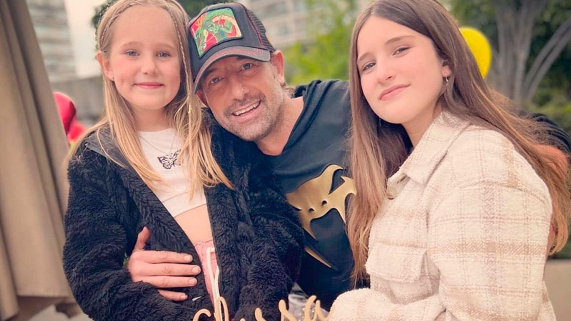Apoyado por Irina Baeva, Gabriel Soto celebra el cumpleaños de sus hijas: 'Las amo'