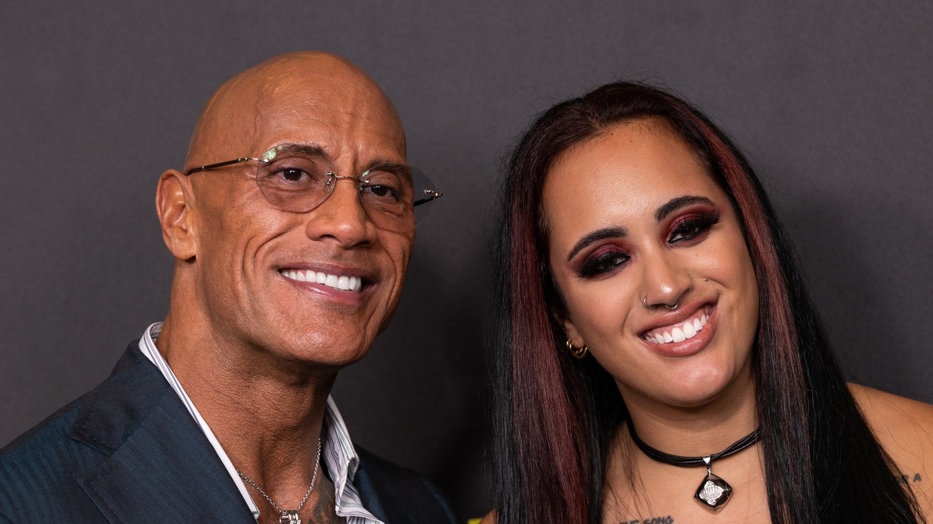 Dwayne Johnson con su hija Ava Raine en el estreno de 'The Smashing Machine' en Londres