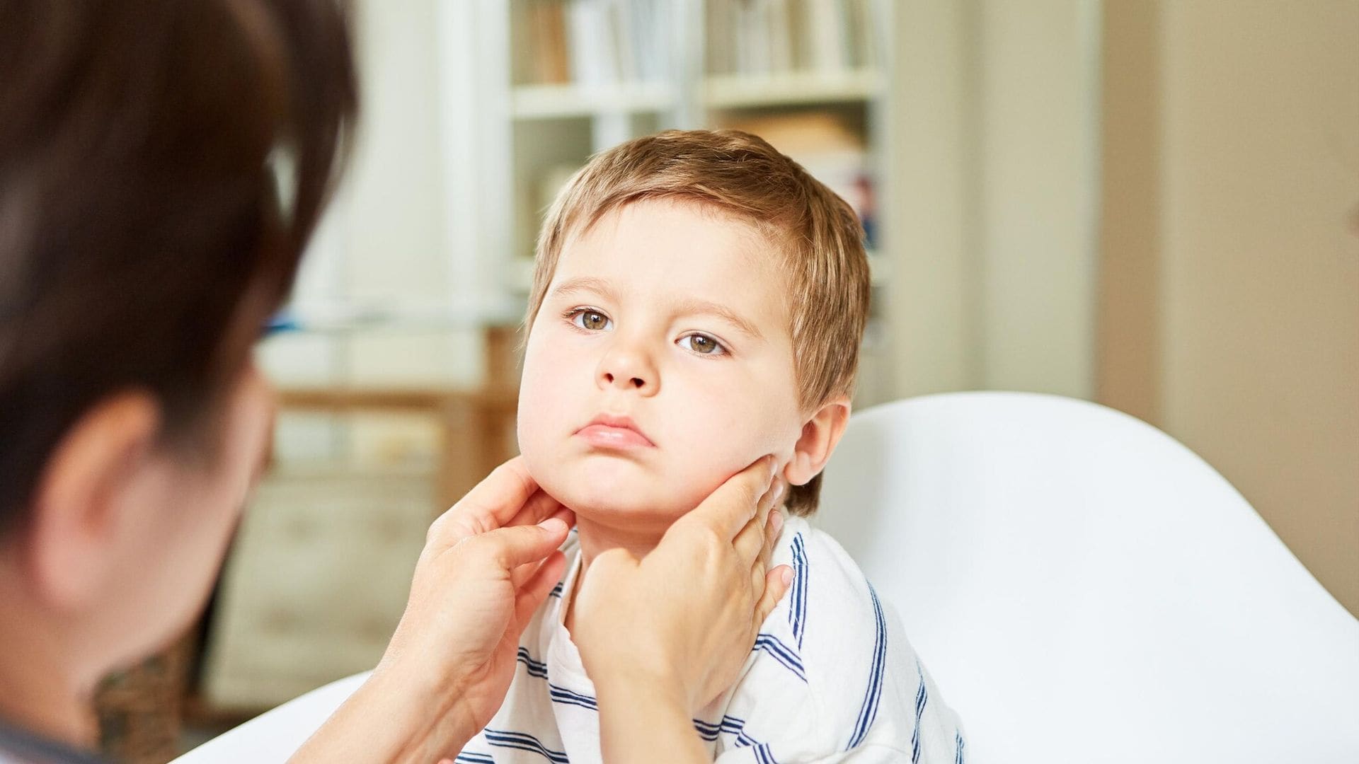 ‘Mi hijo tiene un bulto en el cuello, ¿es preocupante?’