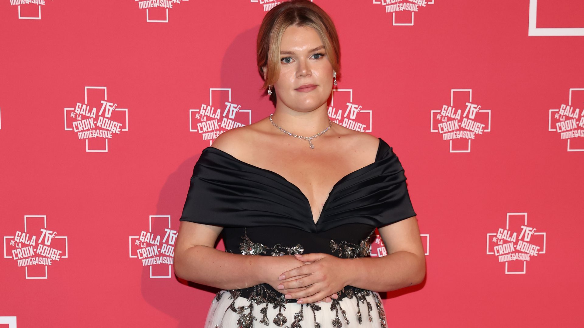 Camille Gottlieb homenajea a su abuela Grace Kelly con un vestido de cine