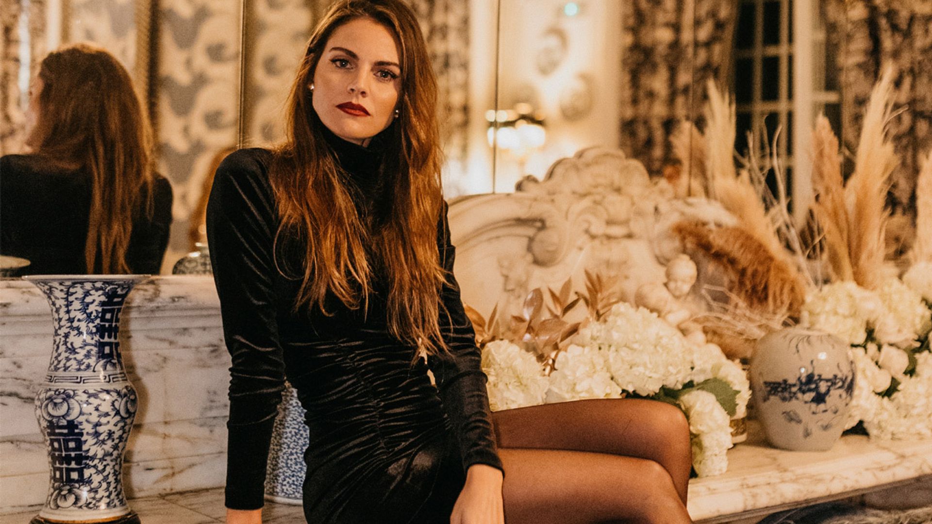 Amaia Salamanca elige el vestido que nunca falla en su primera gran cena de Navidad
