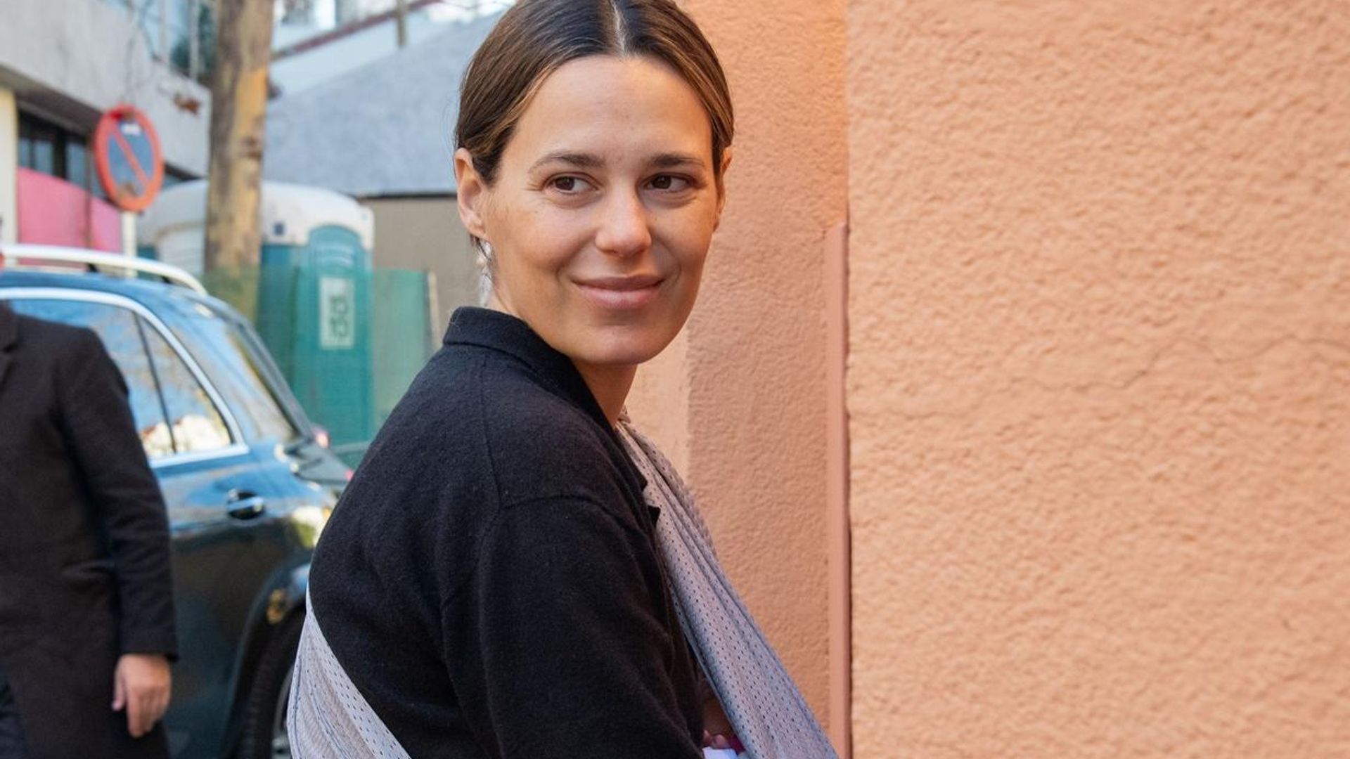 Claudia Osborne regresa al trabajo tras la maternidad con un proyecto relacionado con sus hijas