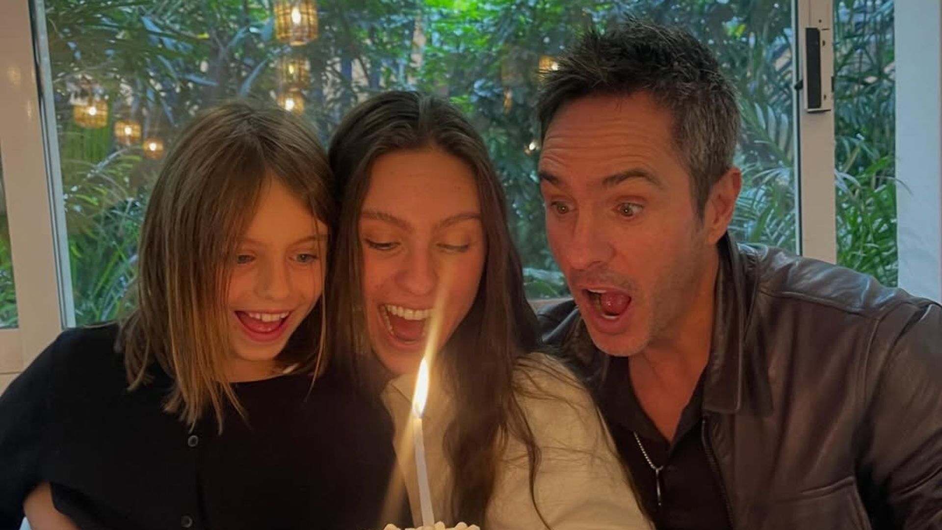 Mauricio Ochmann celebra el cumpleaños 22 de su hija Lorenza junto a Kailani