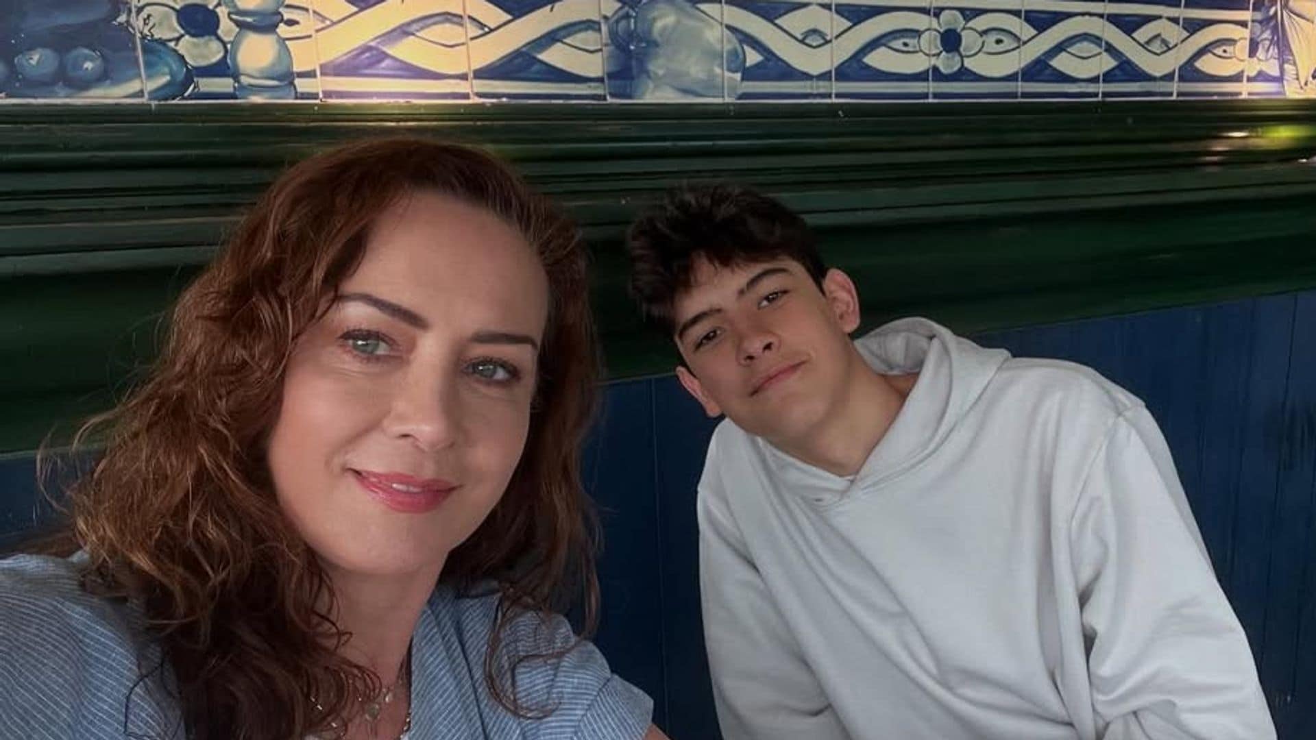 Anette Michel y su hijo Nicolás.