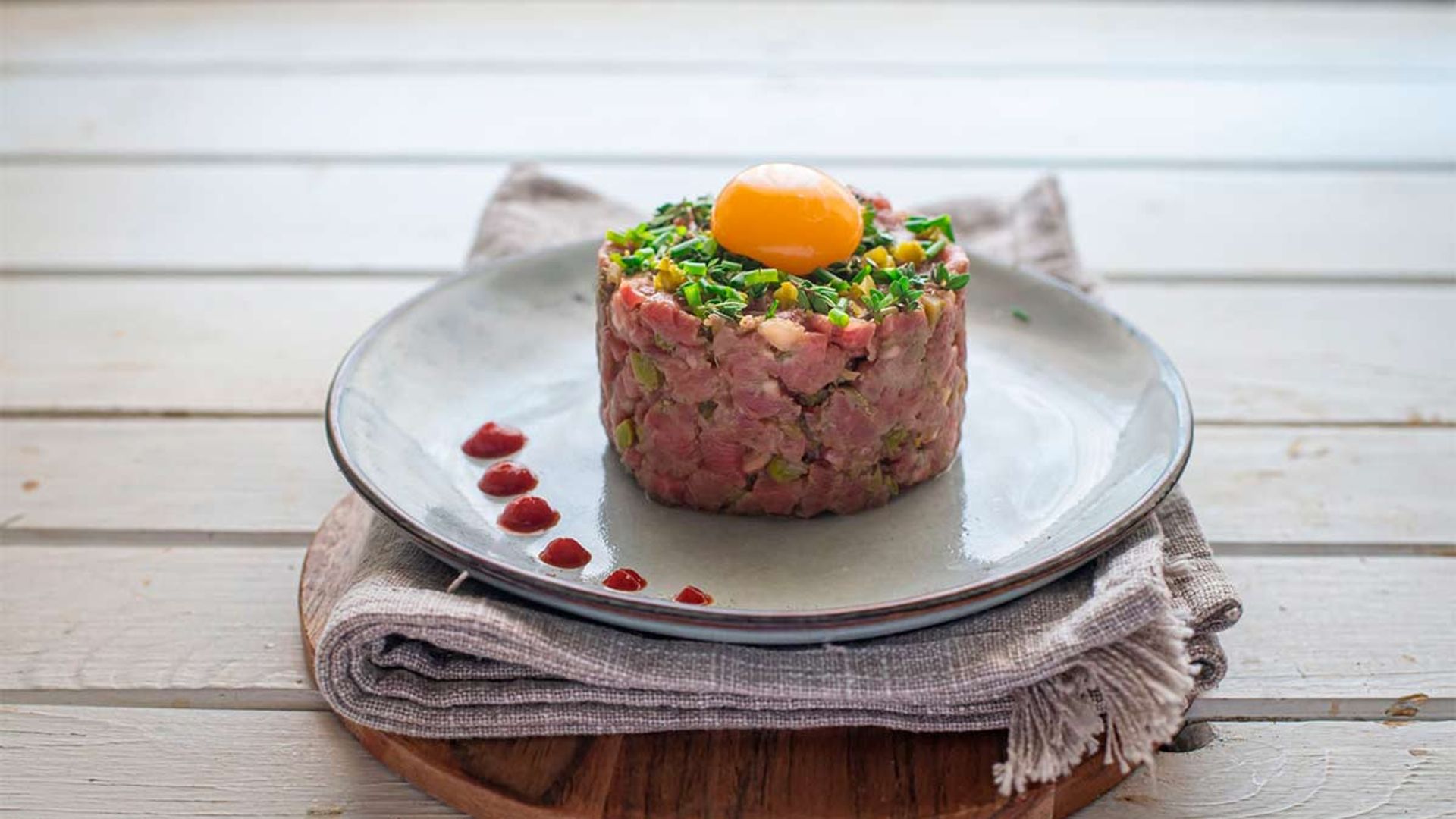 'Steak tartar' con confitura de tomate concentrado