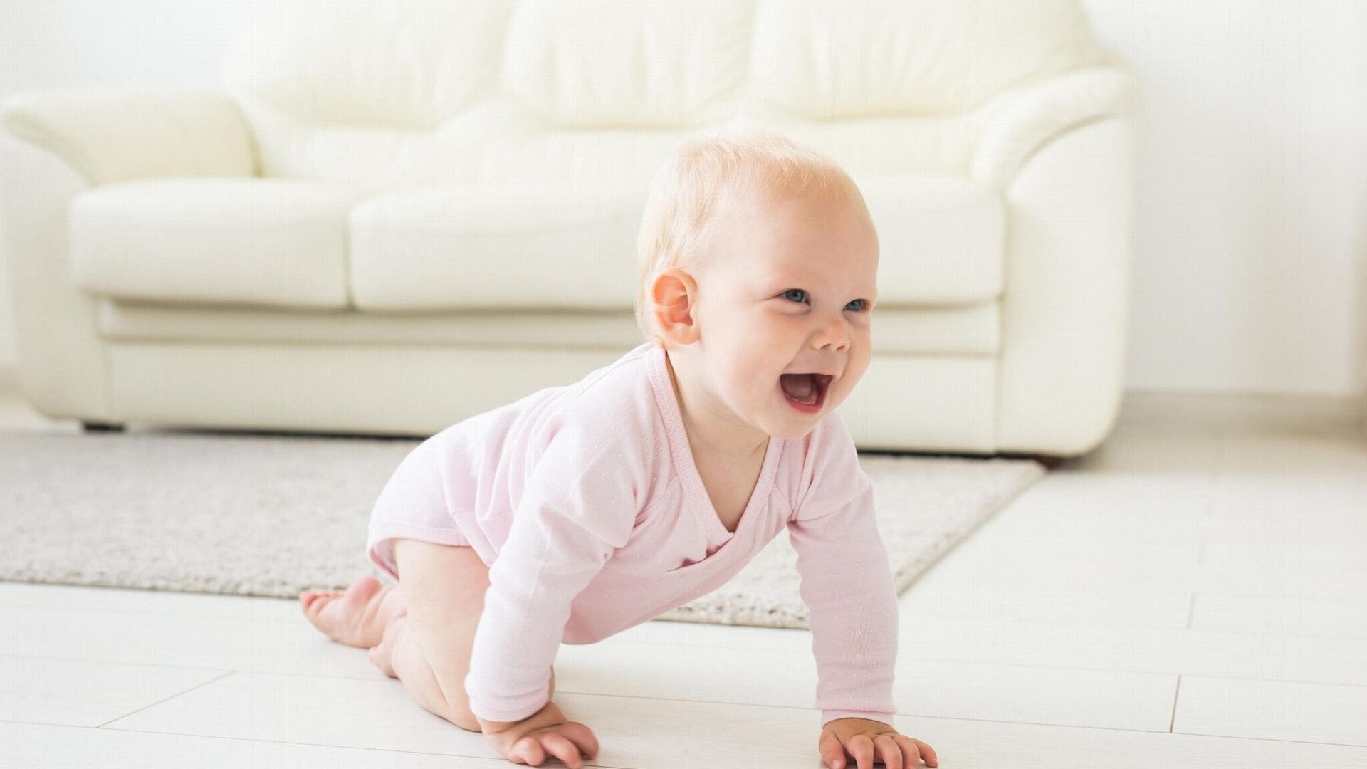 ¡Tu bebé cada vez te necesita más! Así se comportará con 7 meses!