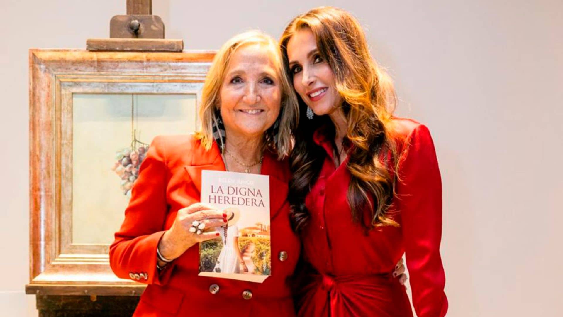 Paloma Cuevas y Ana Botella, en la presentación de 'La digna heredera', de Belén Junco