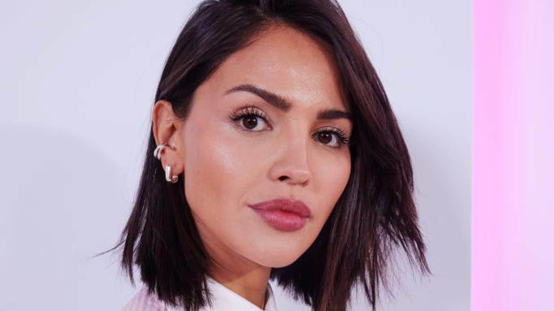 El último ‘look’ de Eiza González define la tendencia de zapatos blancos esta temporada