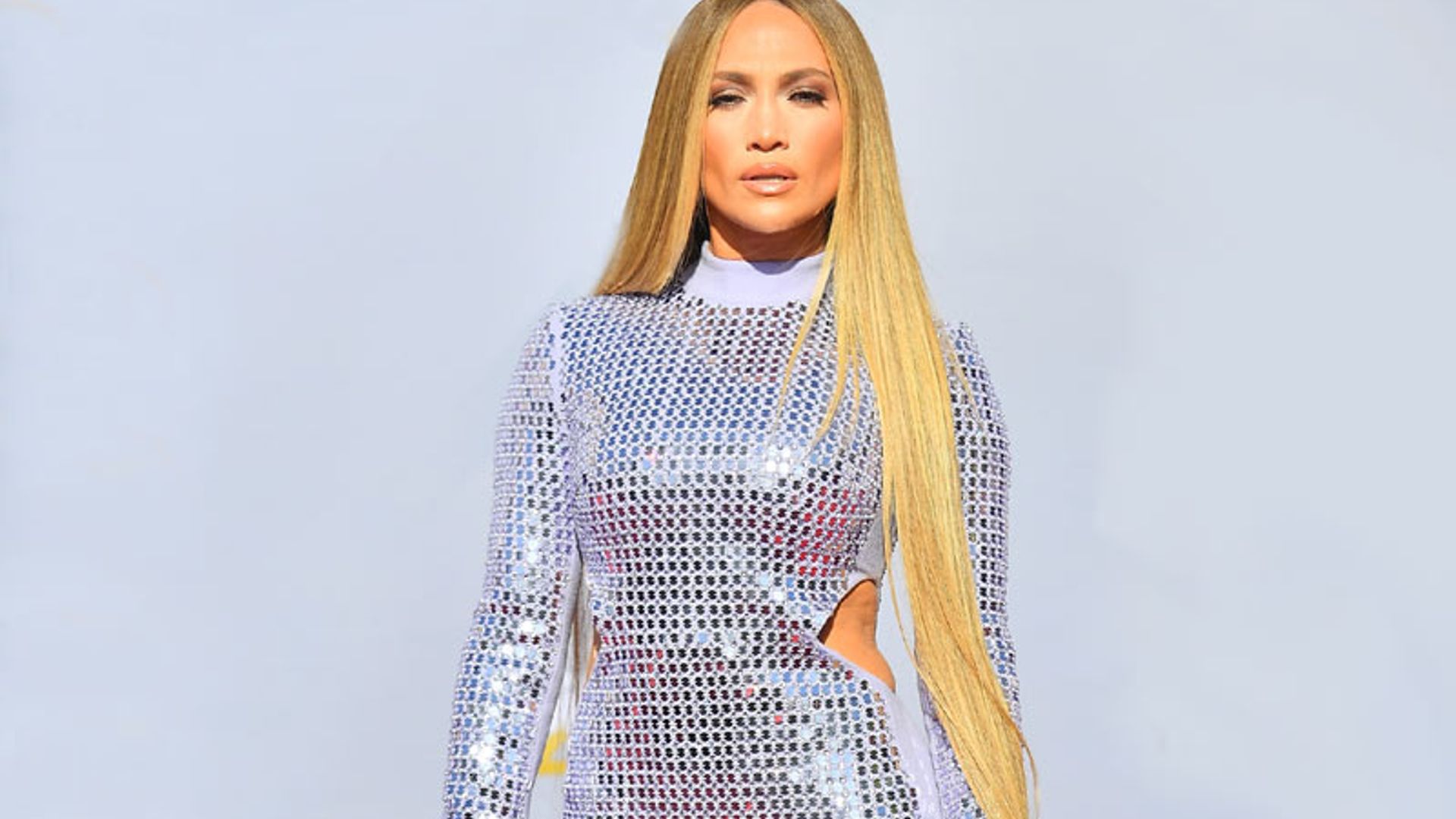 Jennifer Lopez da una nueva dimensión a las melenas XXL