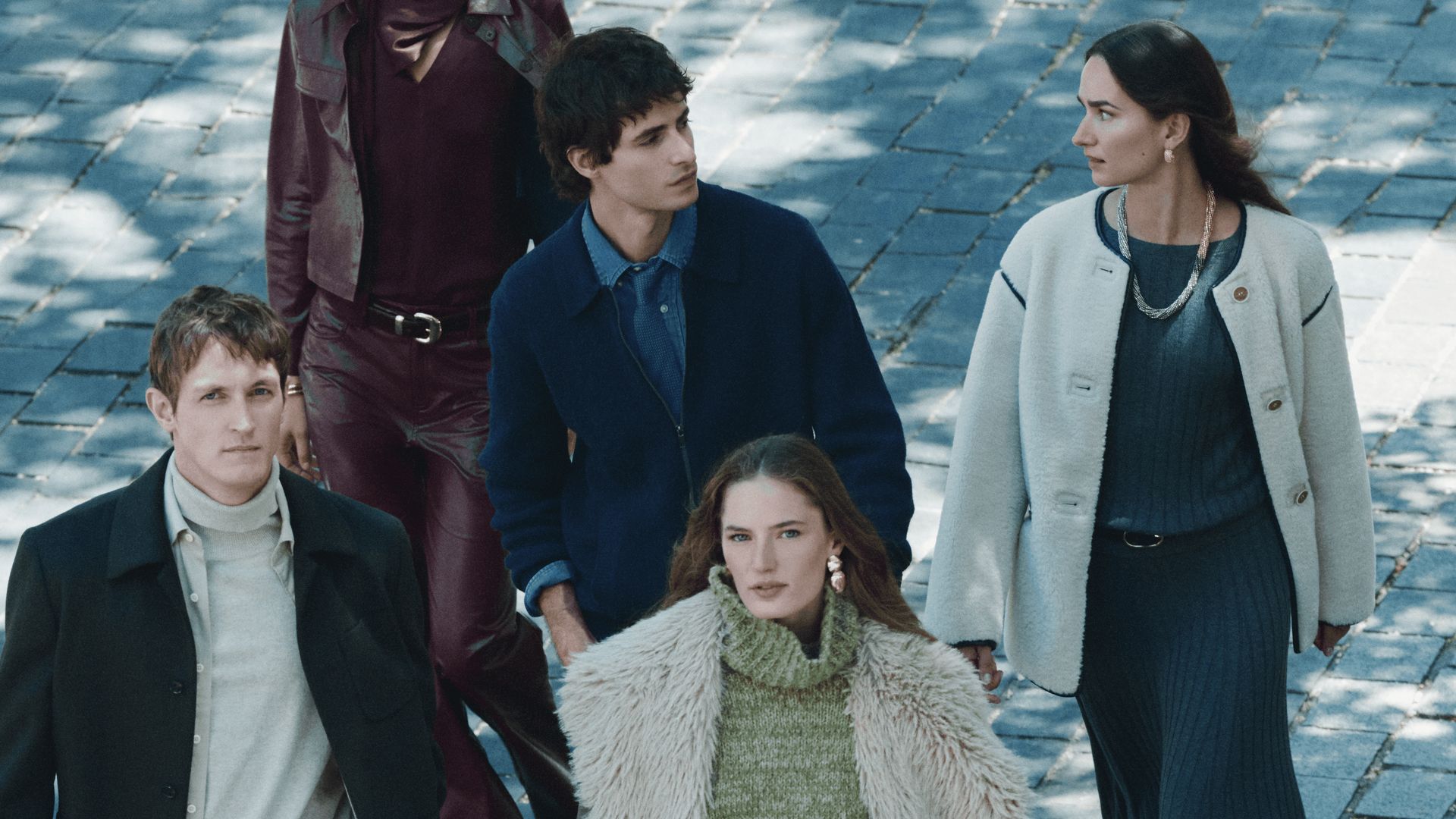 Tendencias Navidad 2025: prendas y accesorios que arrasan como regalo para todas las generaciones