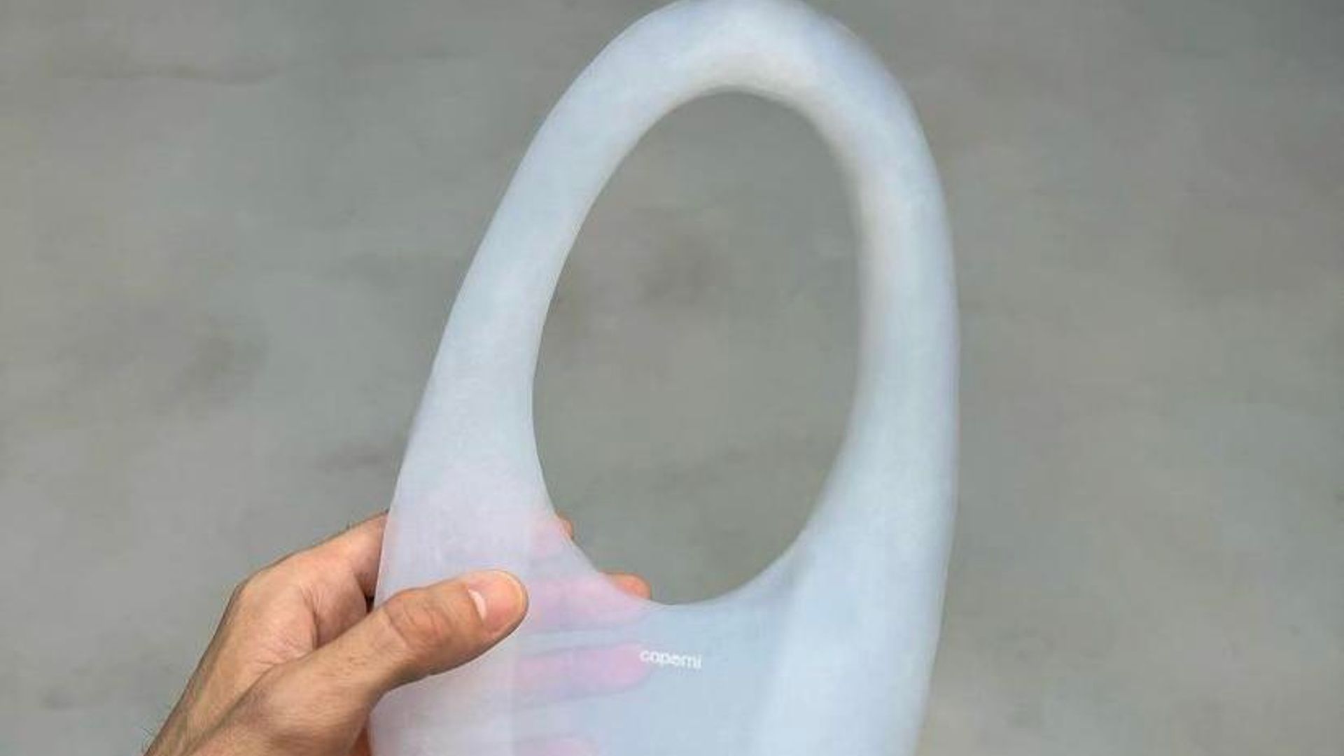 Esta es la bolsa más ligera del mundo hecha con un material de la NASA