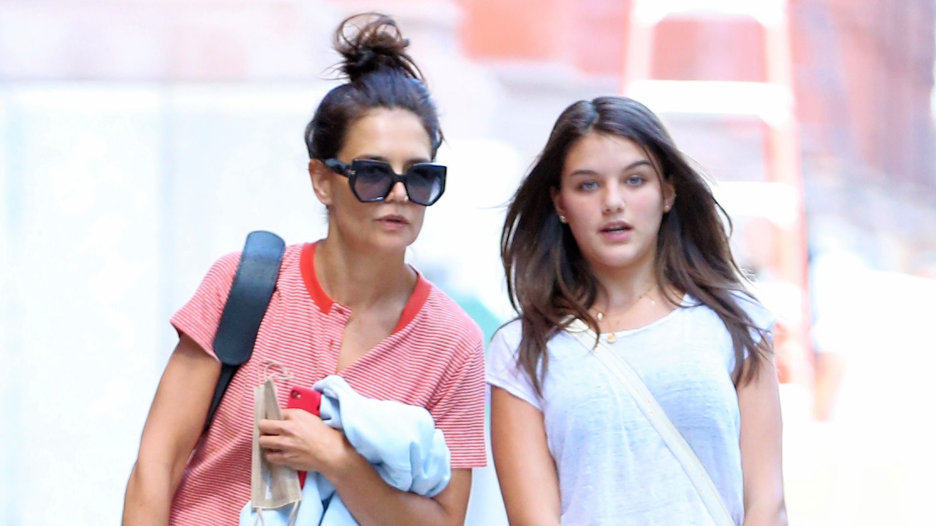 Suri Cruise cumple 20 años: 14 sin Tom Cruise, un primer desamor y cada vez más parecida a Katie Holmes