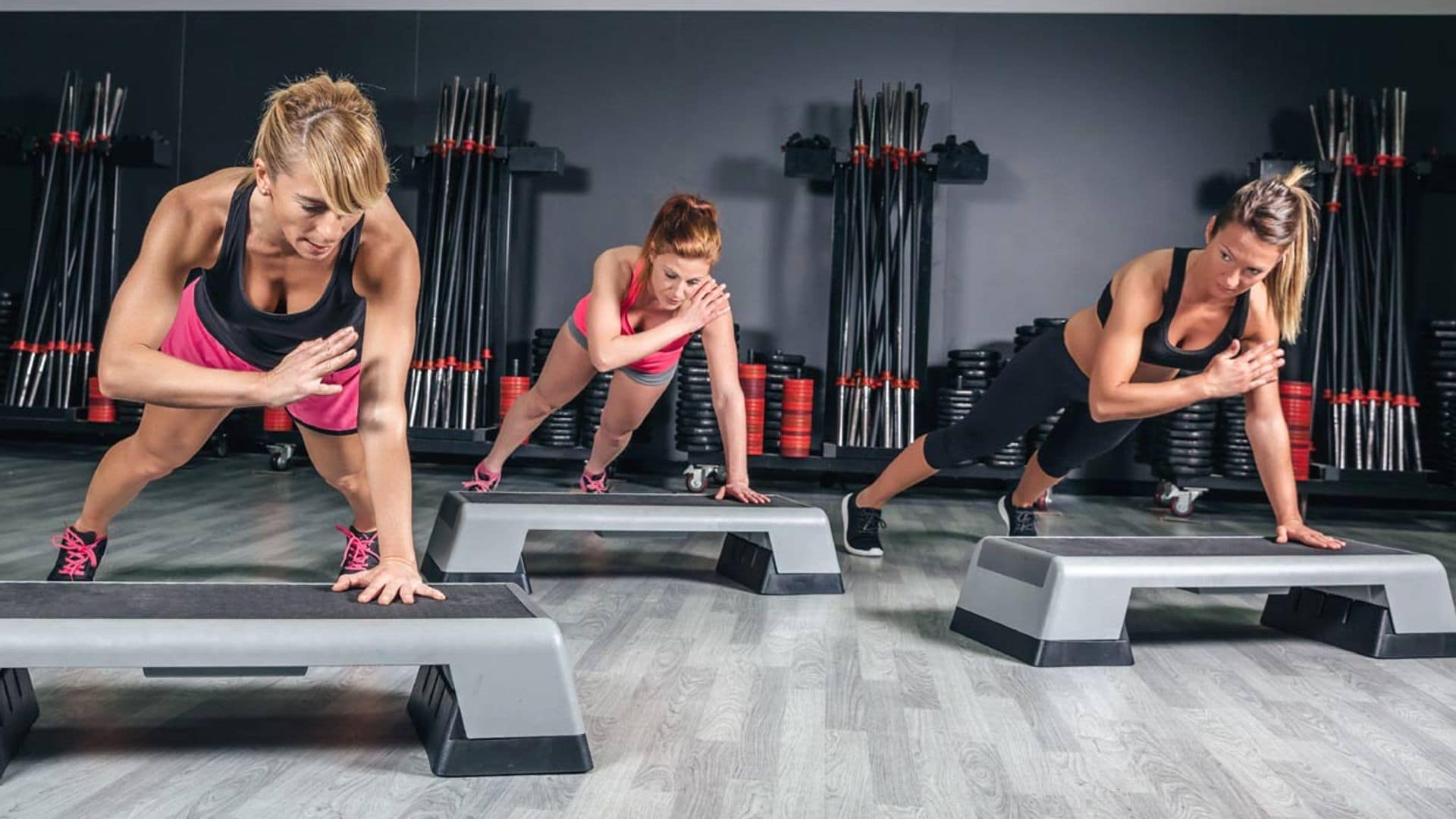 13 ejercicios con 'step' para quemar calorías y tonificar tu cuerpo