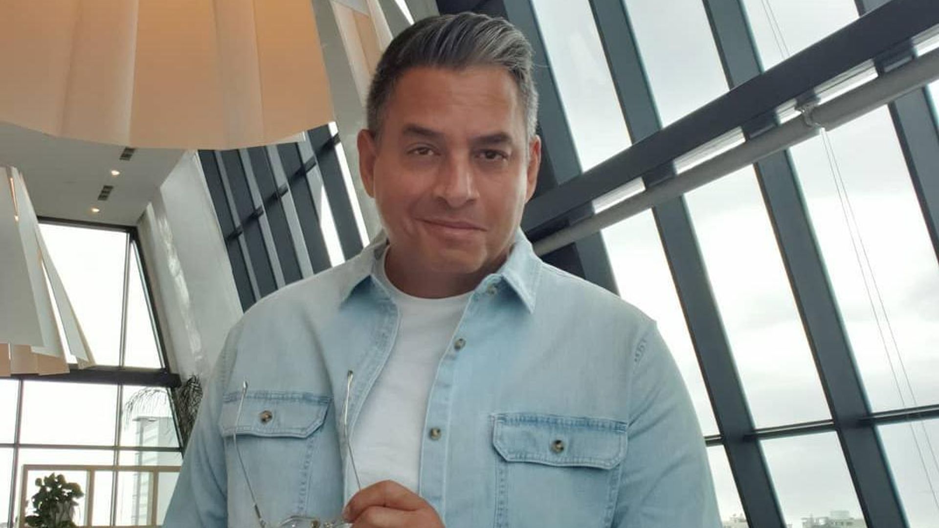 Daniel Sarcos llora de emoción al regresar a Venezuela tras 11 años de ausencia