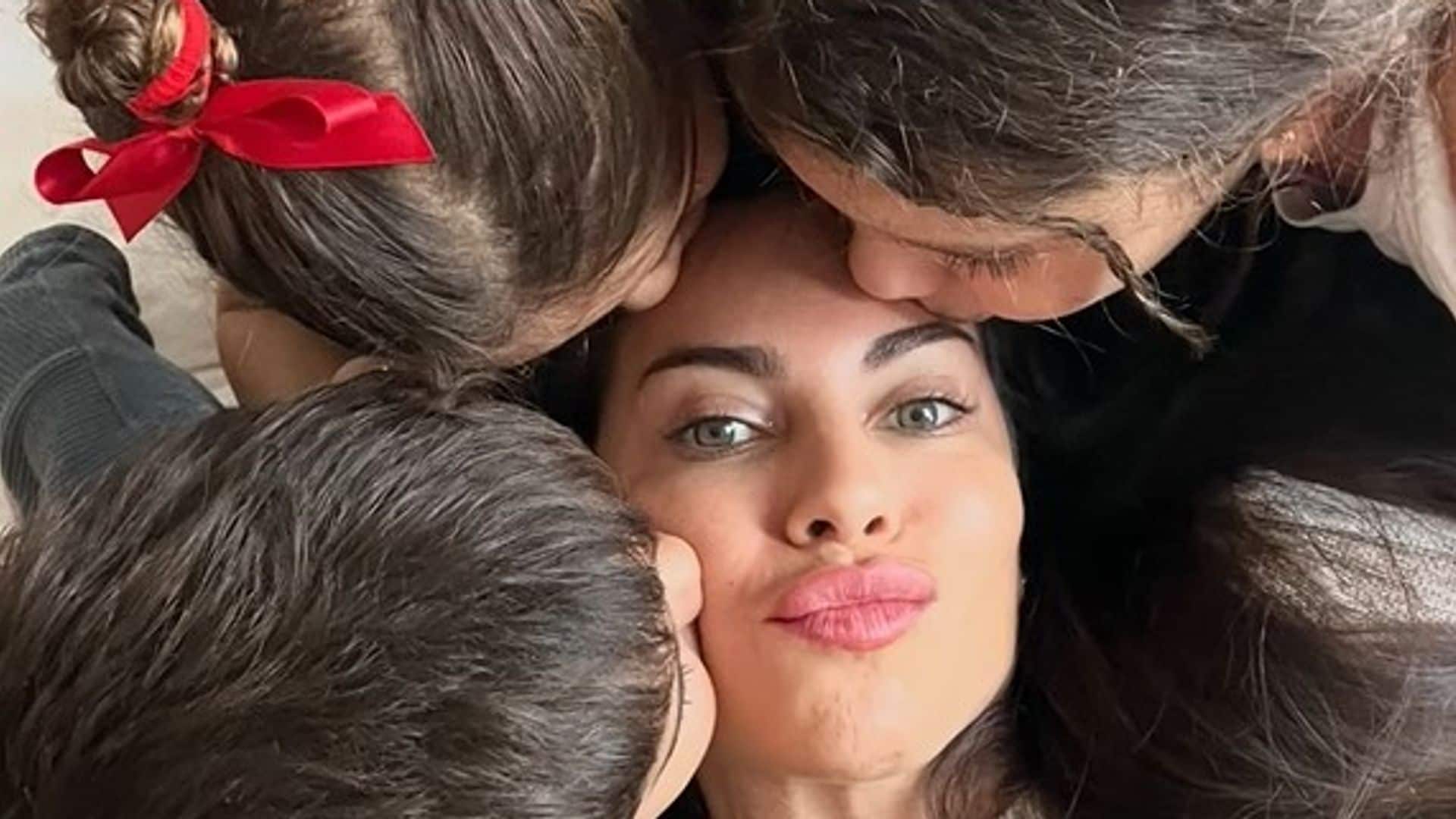 Melissa Jiménez con sus tres hijos