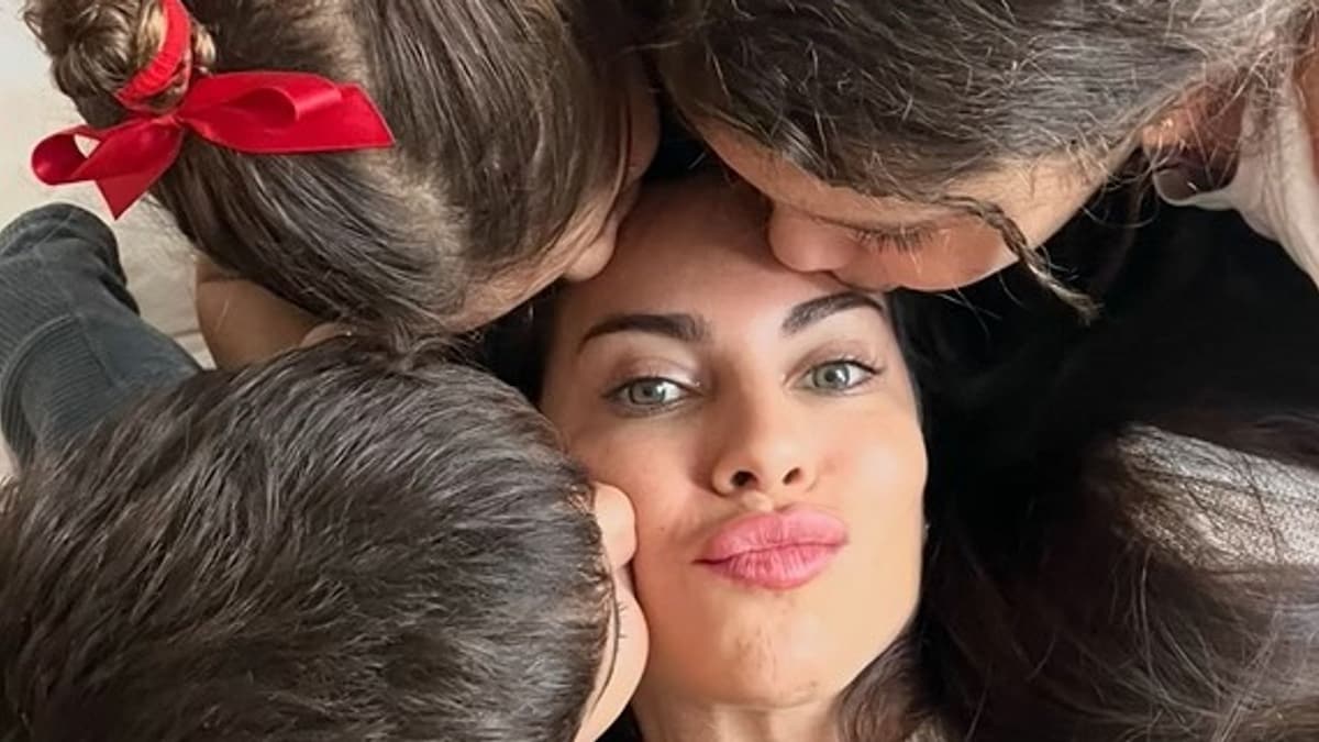 La faceta más desconocida de Melissa Jiménez, pareja de Fernando Alonso: maternidad, mudanzas y un hogar multicultural