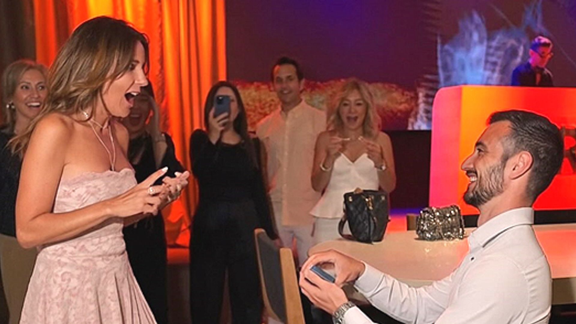 Carmen Alcayde se compromete con su novio 22 años más joven y comparte el momentazo en vídeo: "La mayor locura de nuestras vidas"