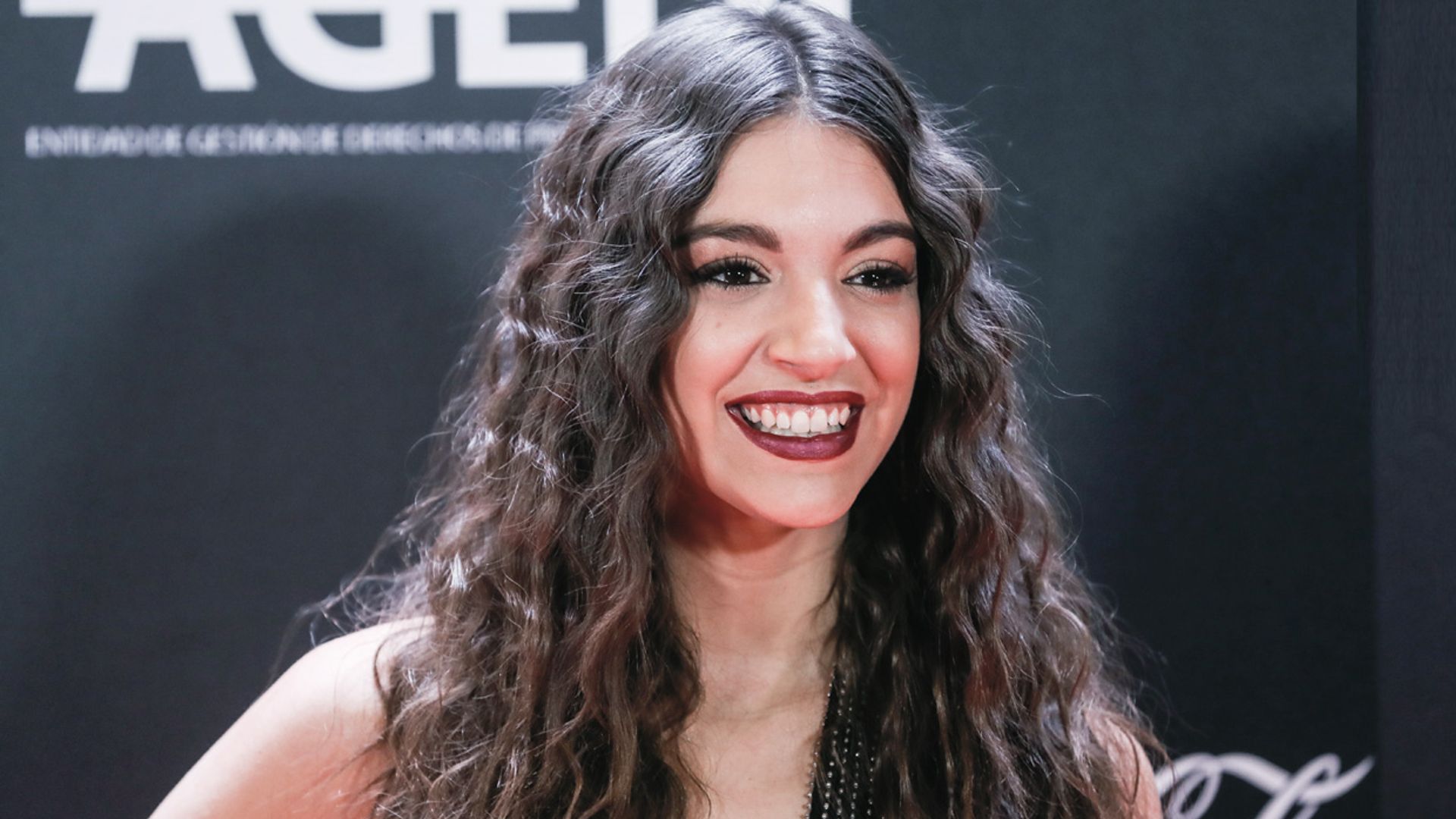Ana Guerra, una sirena sobre la alfombra roja gracias a las extensiones XL