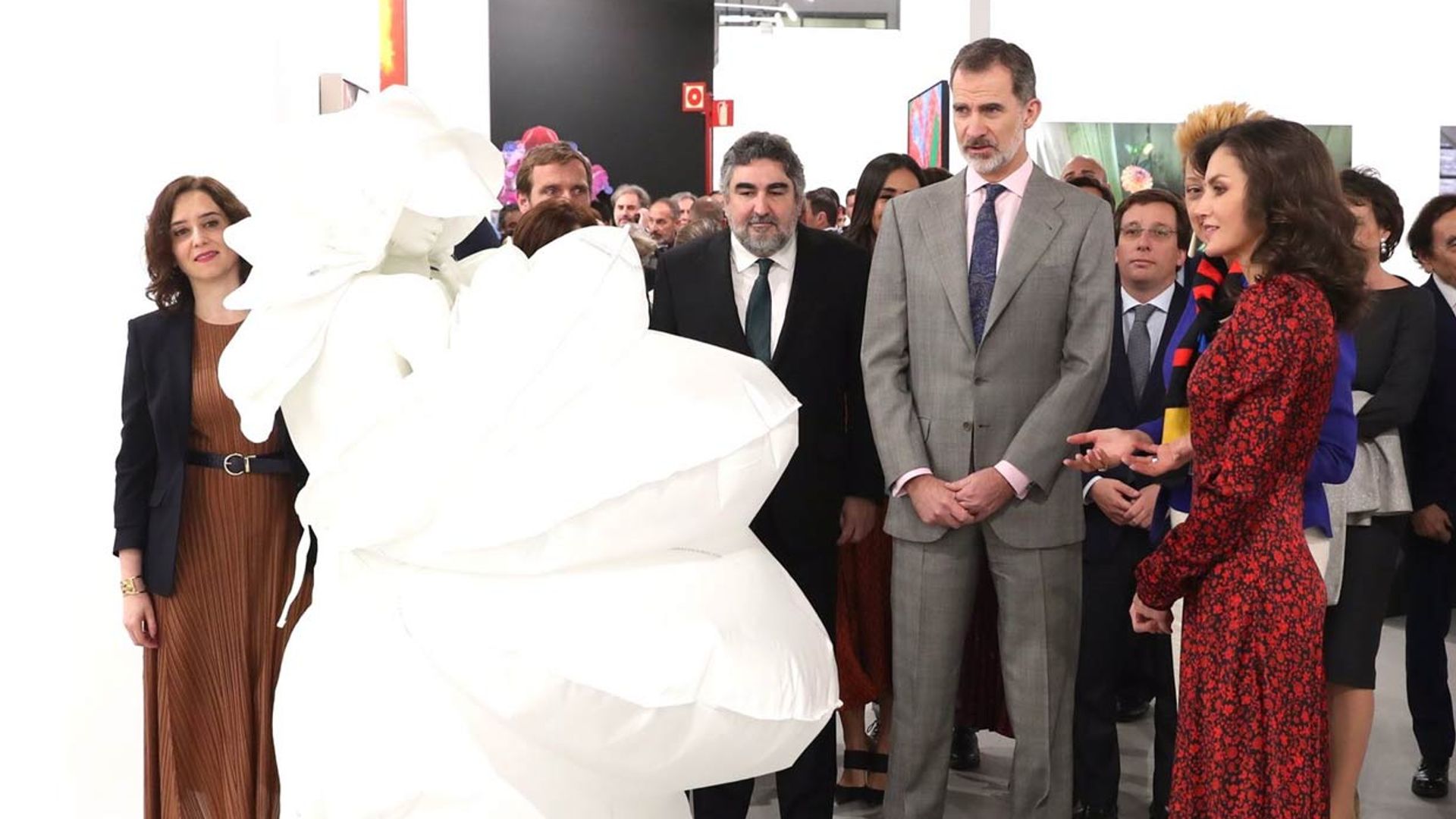 Los Reyes inauguran ARCO con el trasfondo del coronavirus