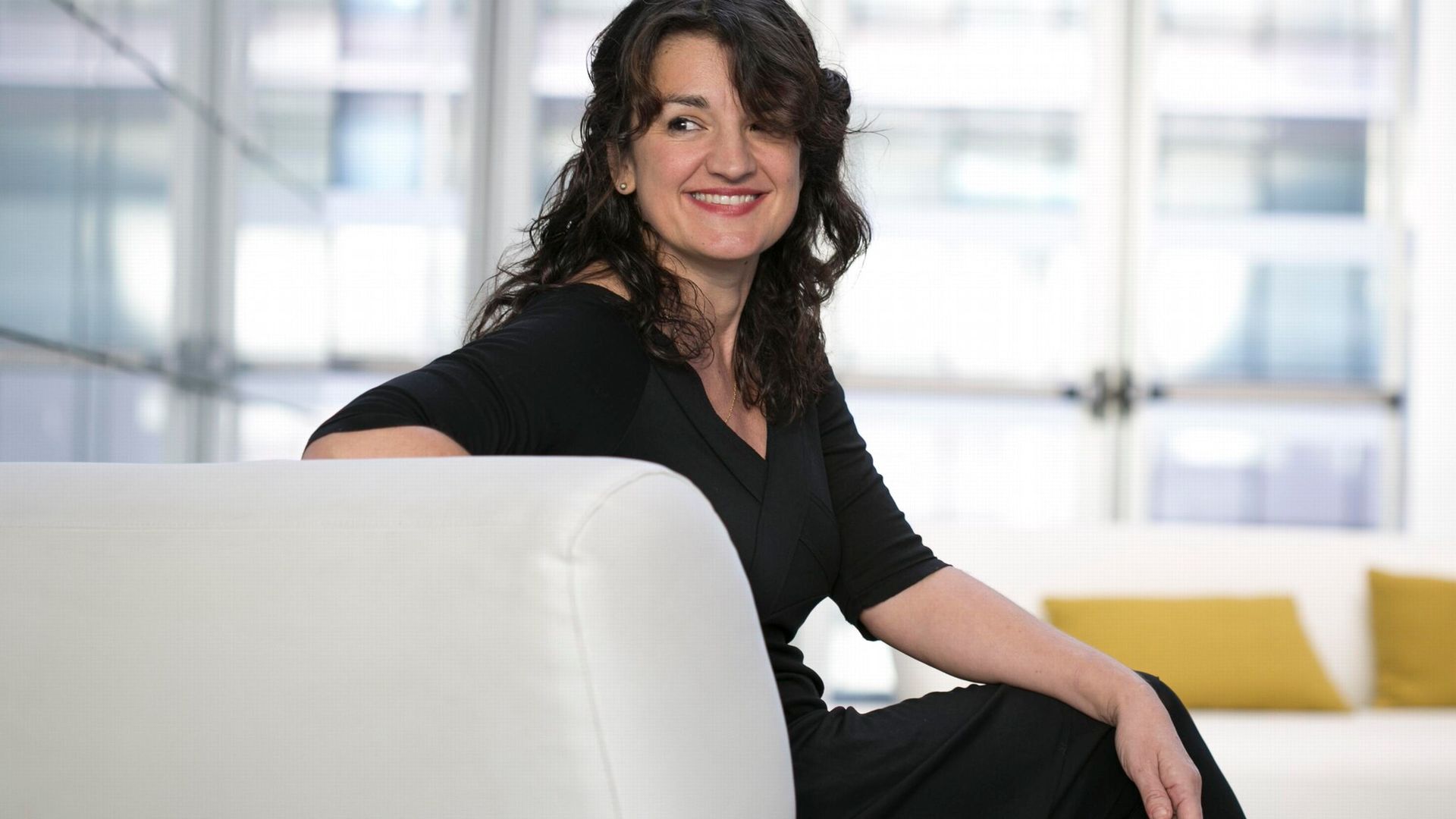 Ibone Olza: “La sociedad debe ser más cuidadosa con madres y bebés”
