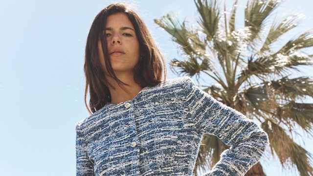 Abrigos en julio y bañadores en enero: la mejor estrategia para comprar en rebajas según las expertas en moda