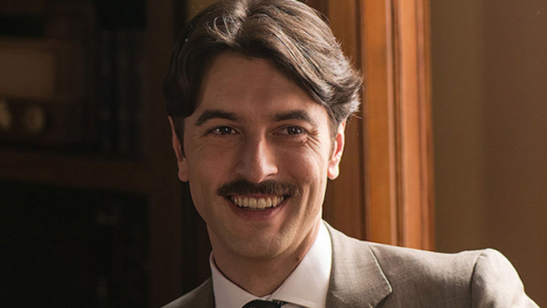 Descubrimos quién es la novia de Javier Rey, Mateo en ‘Velvet’