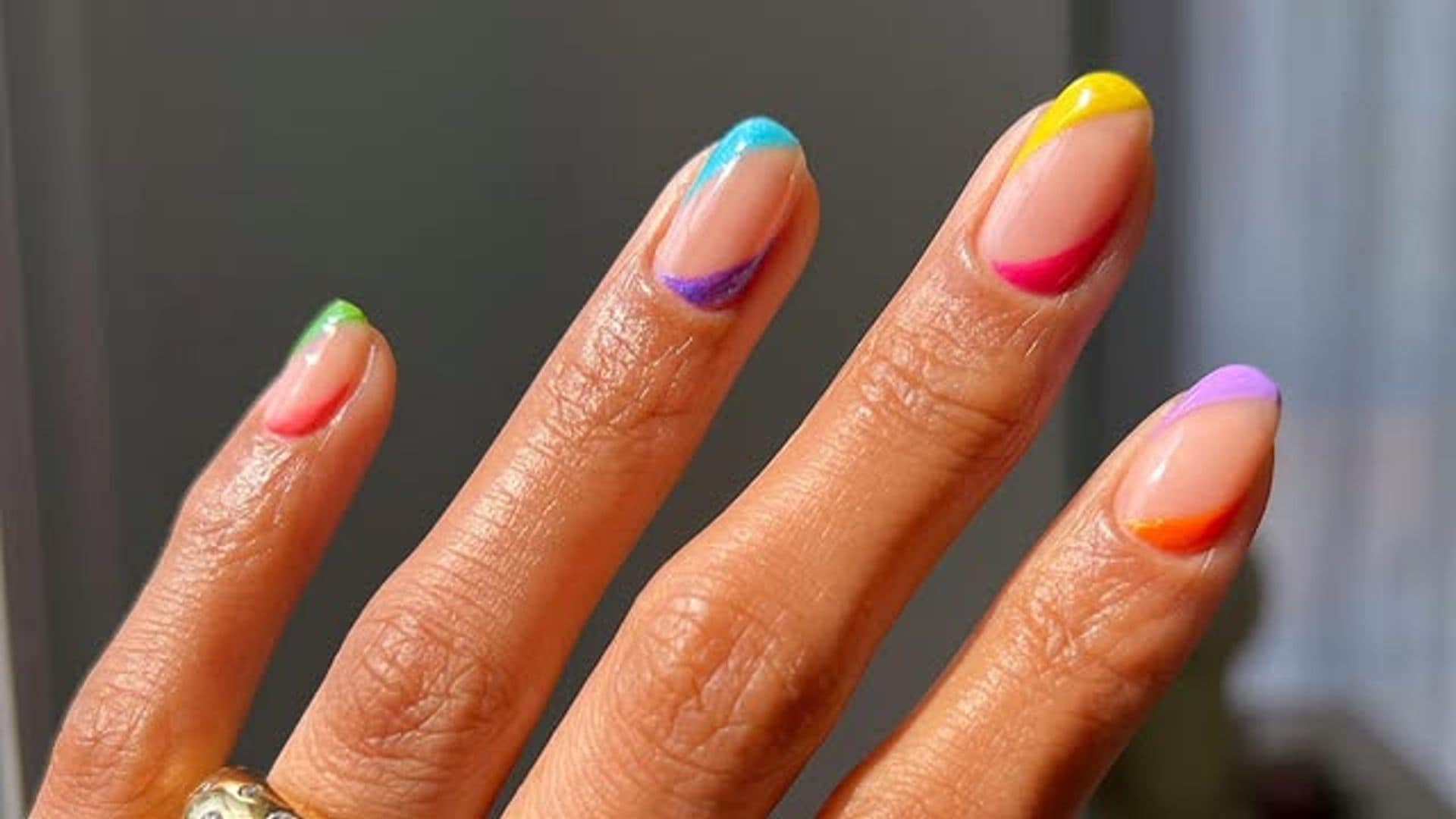 Las uñas cortas se reinventan este verano: diseños frescos y coloridos que marcan tendencia