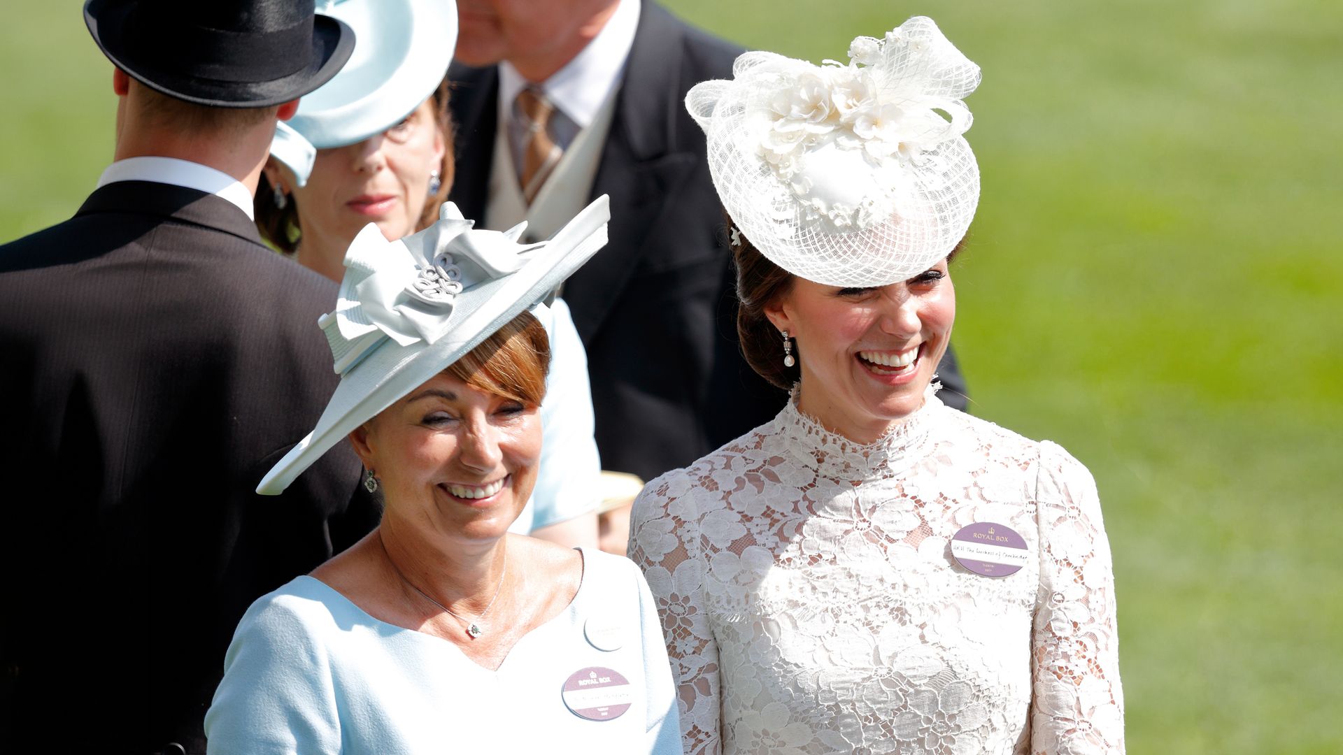 Todas las veces que Kate Middleton y su madre han vestido exactamente igual