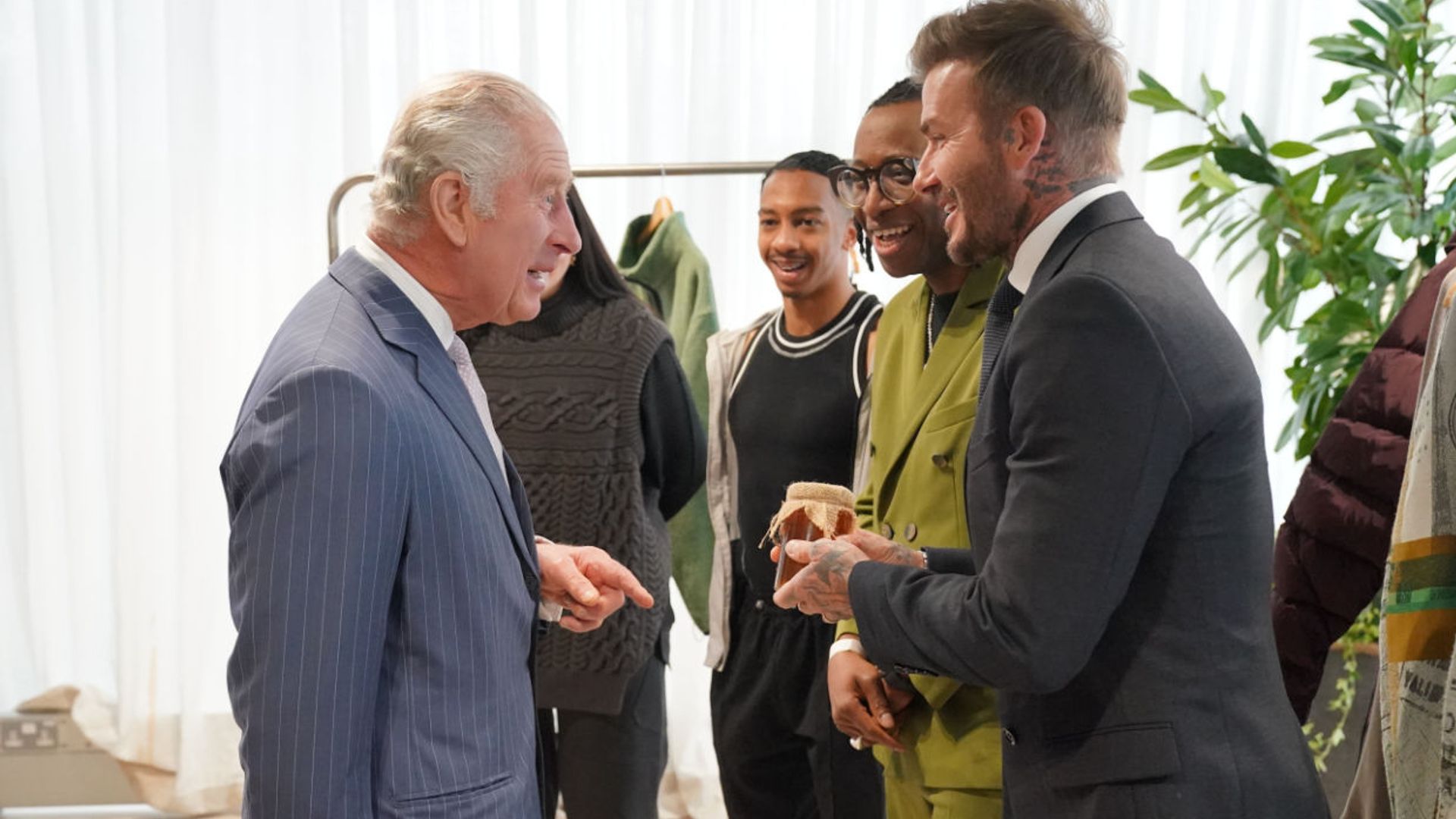 El curioso regalo casero que David Beckham ha hecho a Carlos III tras su coronación
