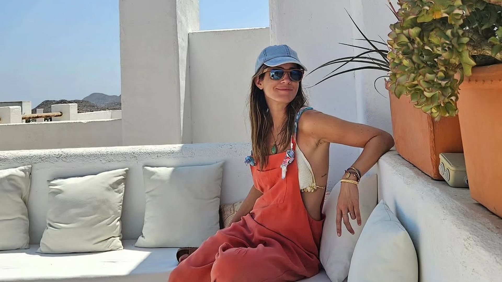 El refugio favorito de Isabel Jiménez en la costa de Almería para desconectar entre casas blancas y ambiente marinero