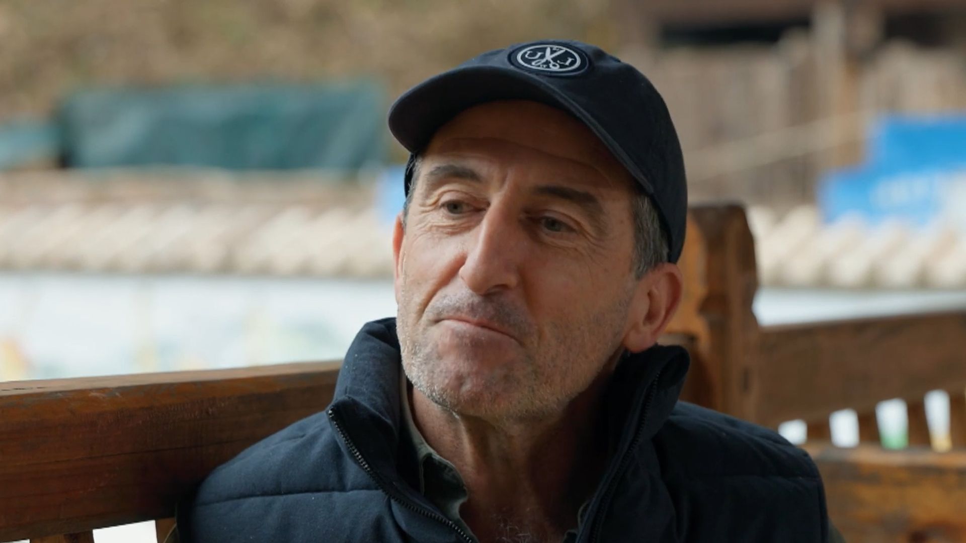 Luis Zahera ha compartido en Universo Calleja uno de los relatos más personales de su vida, recordando la difícil etapa que atravesó durante su juventud