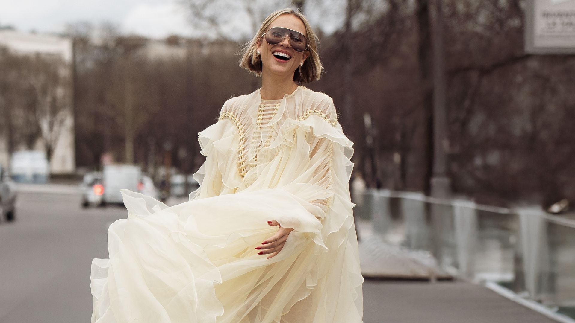 12 looks boho para invitada que te harán decir sí a la tendencia del momento 