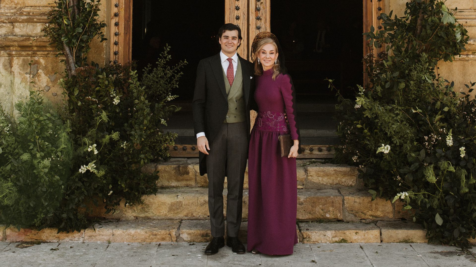 Teresa, una elegante madrina: "Sabía que quería un color que me favoreciera y sentirme yo misma"