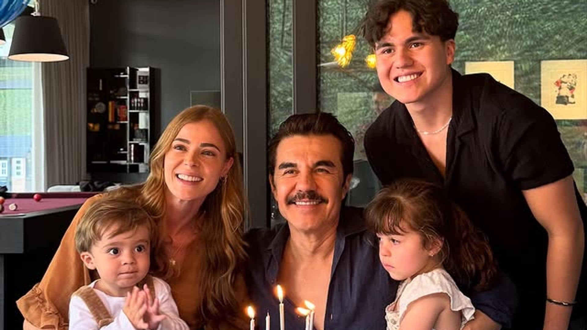 Adrián Uribe celebró su cumpleaños junto a sus tres hijos Gael, Emily y Mateo.
