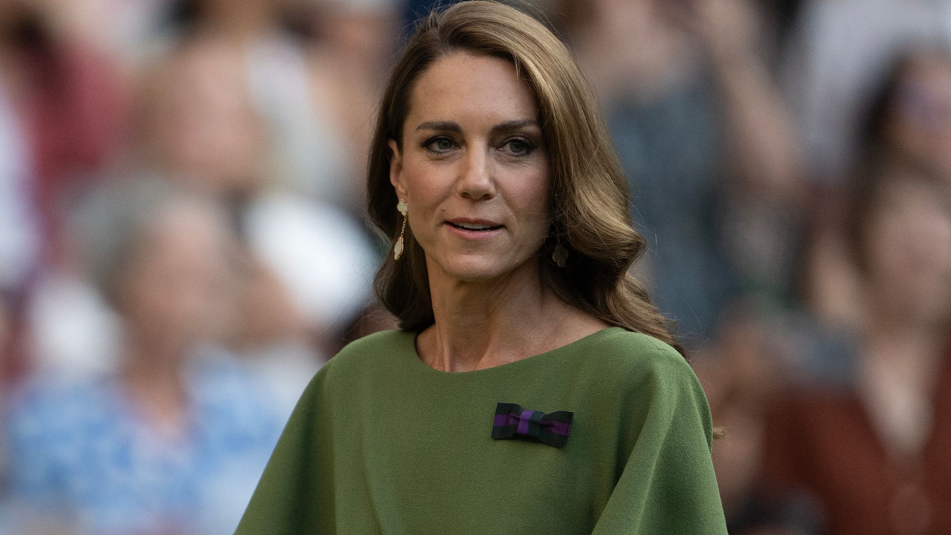 Kate Middleton, pura inspiración con 6 looks de entretiempo perfectos para la vuelta a la oficina: de un vestido estampado a una chaqueta verde