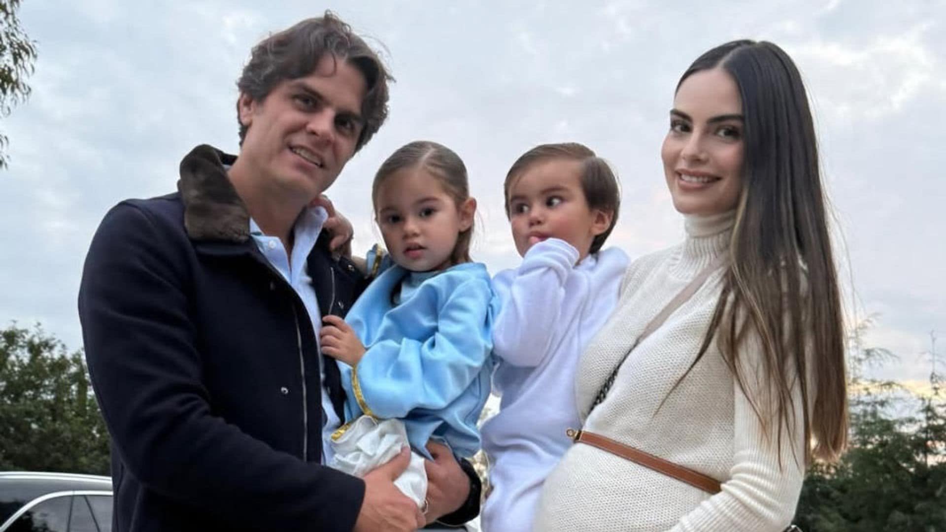 Ximena Navarrete sorprende con un nuevo posado para presumir su crecido 'baby bump'