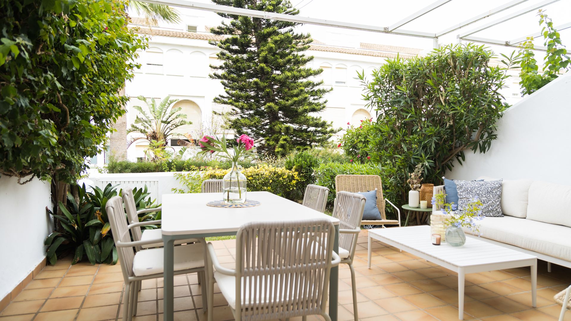 Espacio exterior diseñado por Deco & Living