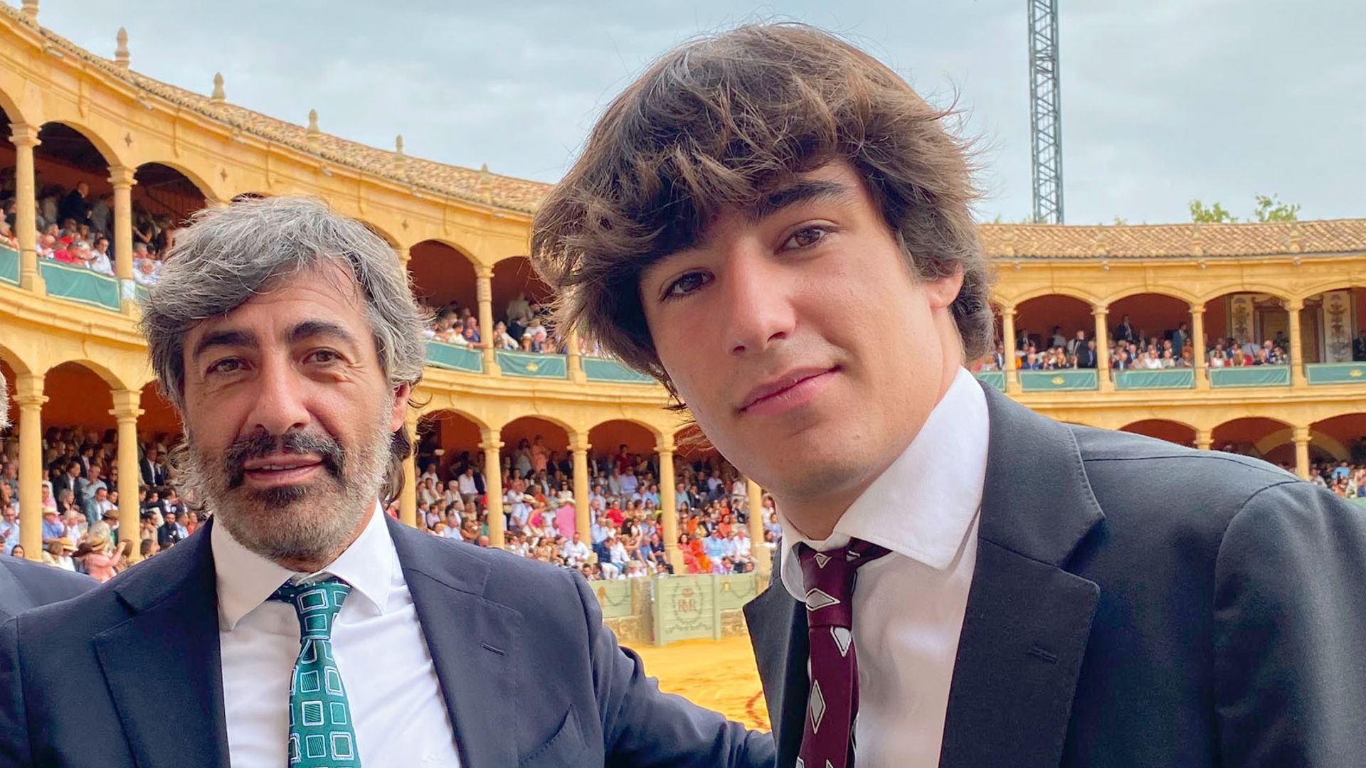 Juan del Val con su hijo Pau en los toros