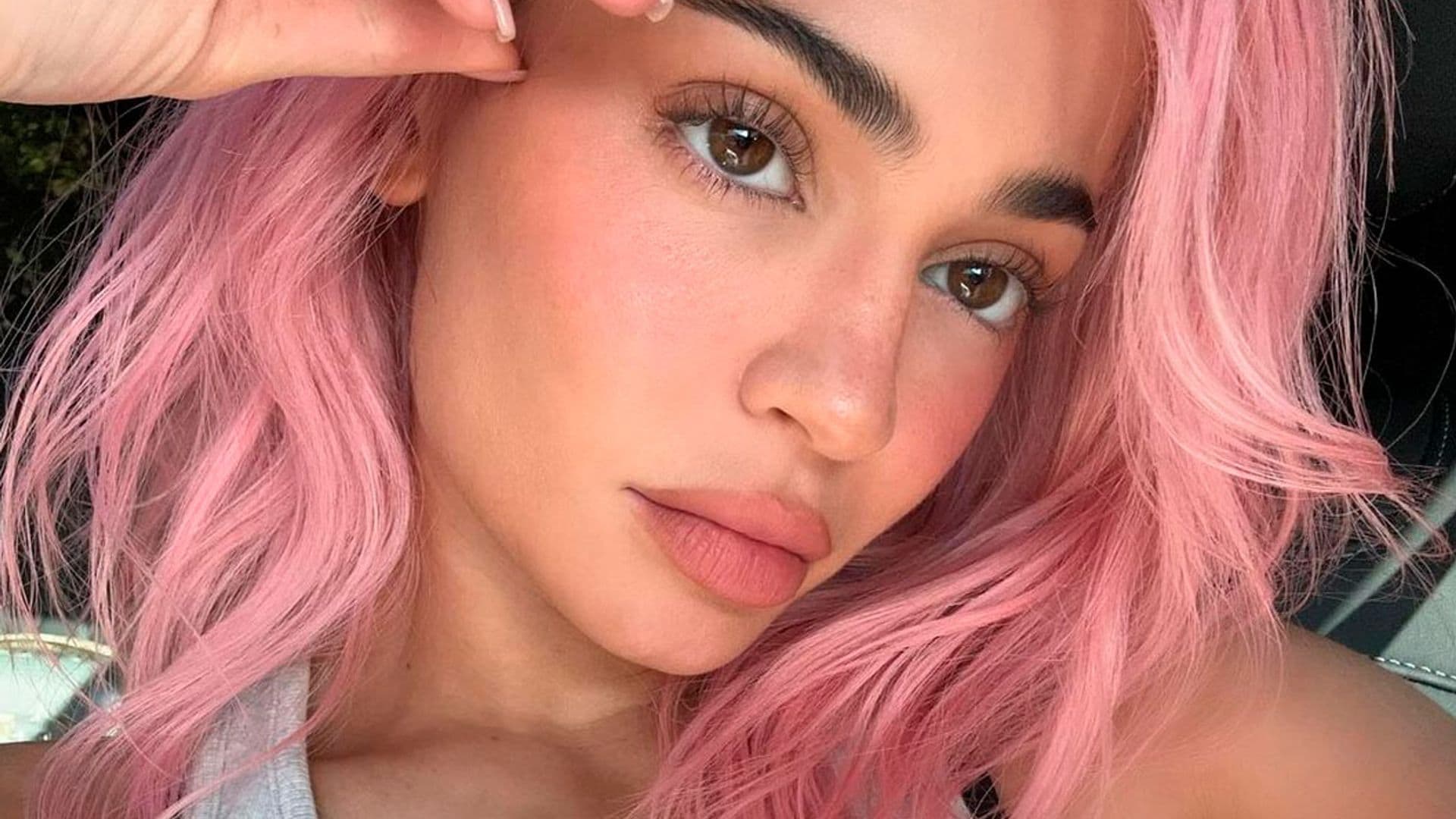 Kylie Jenner estrena cambio de look: melena rosa de impacto a la altura de los hombros