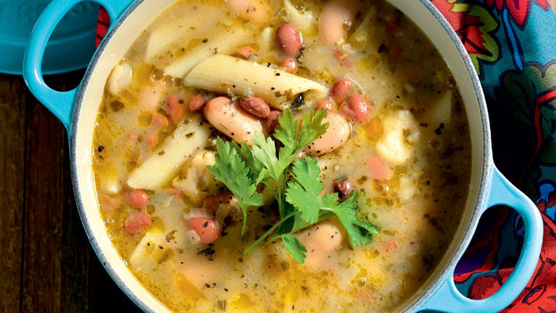 Macarrones con alubias guisadas